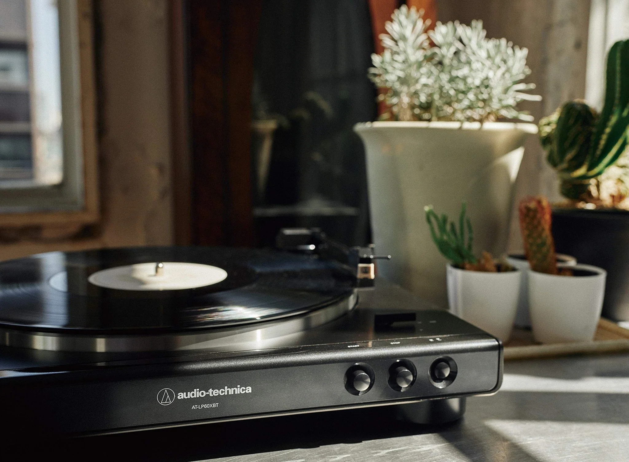 Audio-Technica AT-LP60XBT Fully Automatic Bluetooth Turntable Black - Image 2