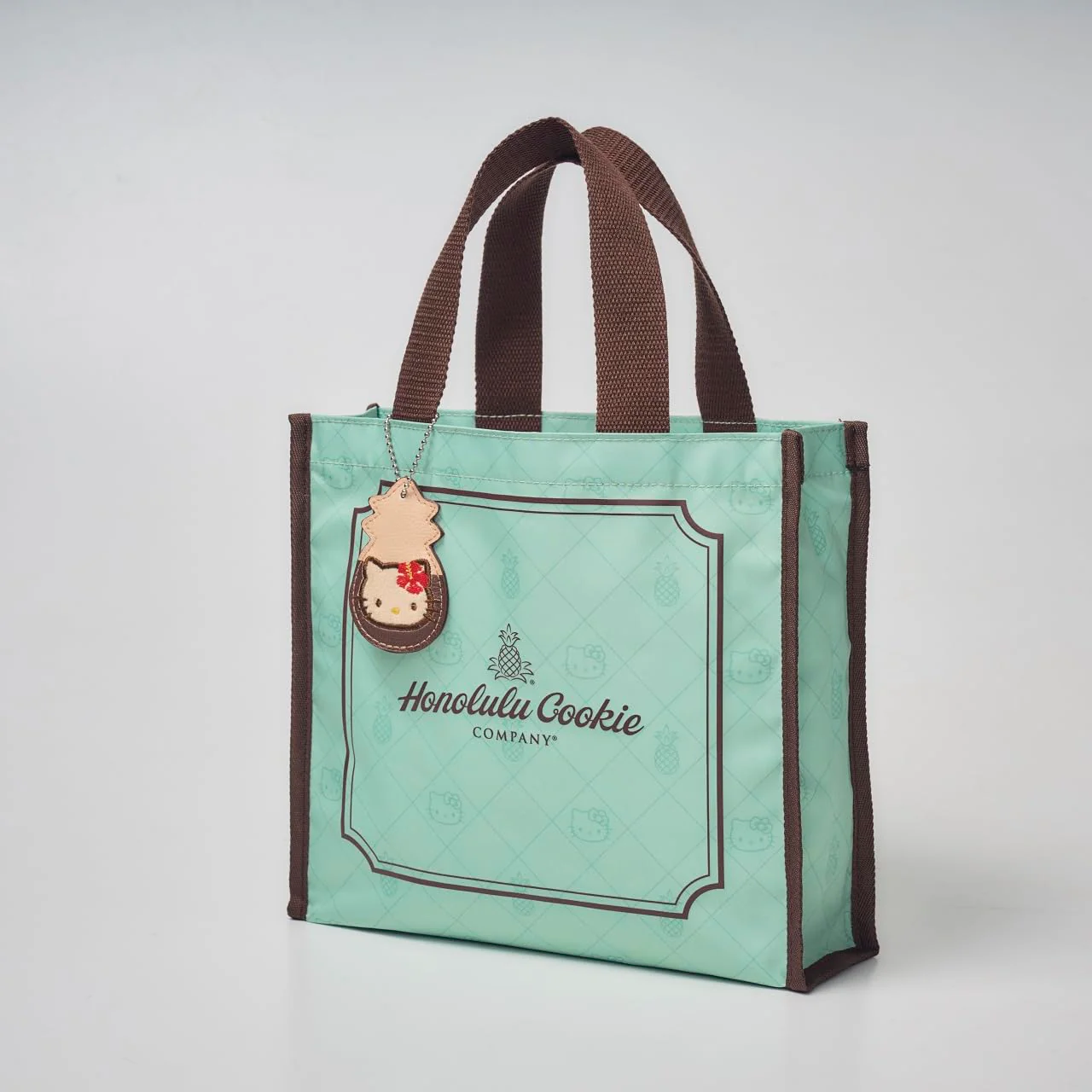 Honolulu Cookie Company Hello Kitty Bag and Charm Book Limited Edition - Image 4