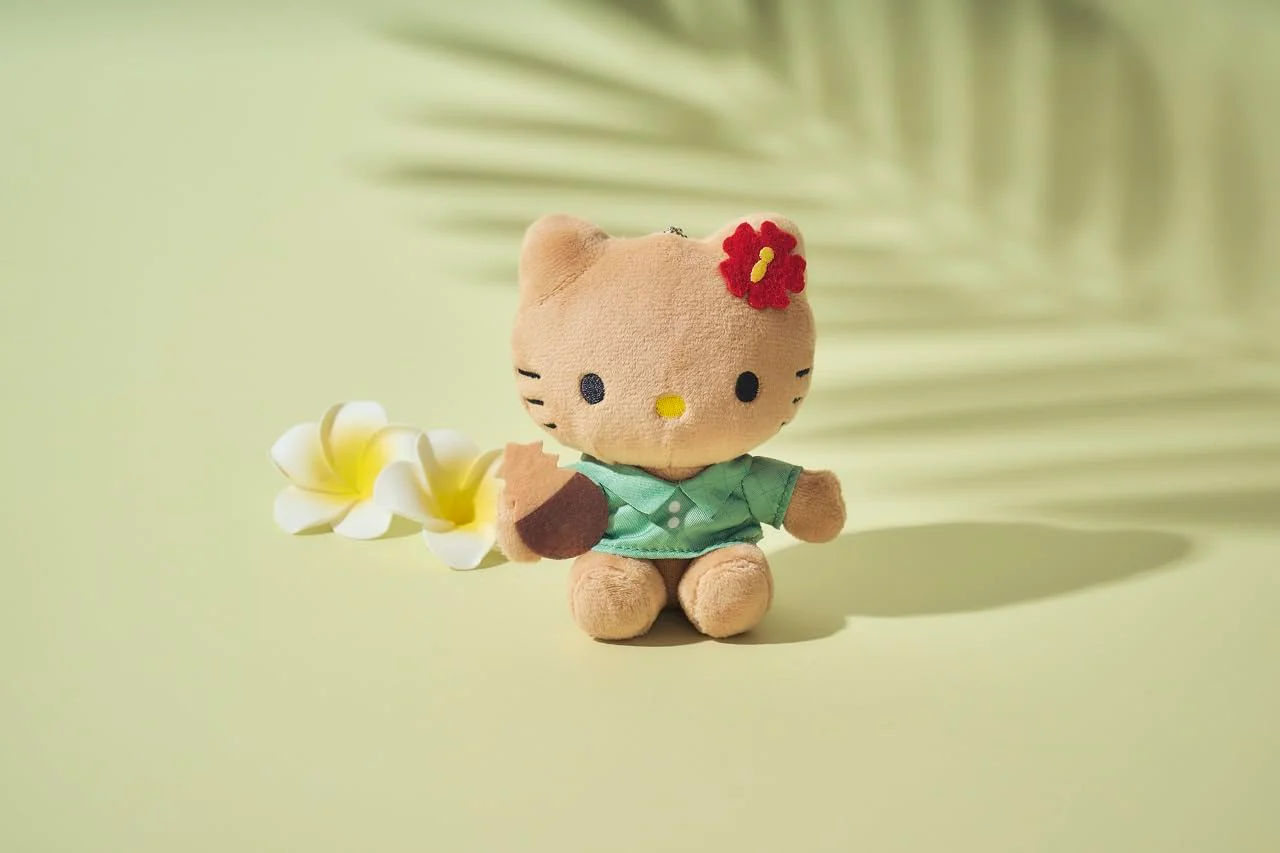 Honolulu Cookie Company Hello Kitty Plush Charm Book Limited Edition - Image 2