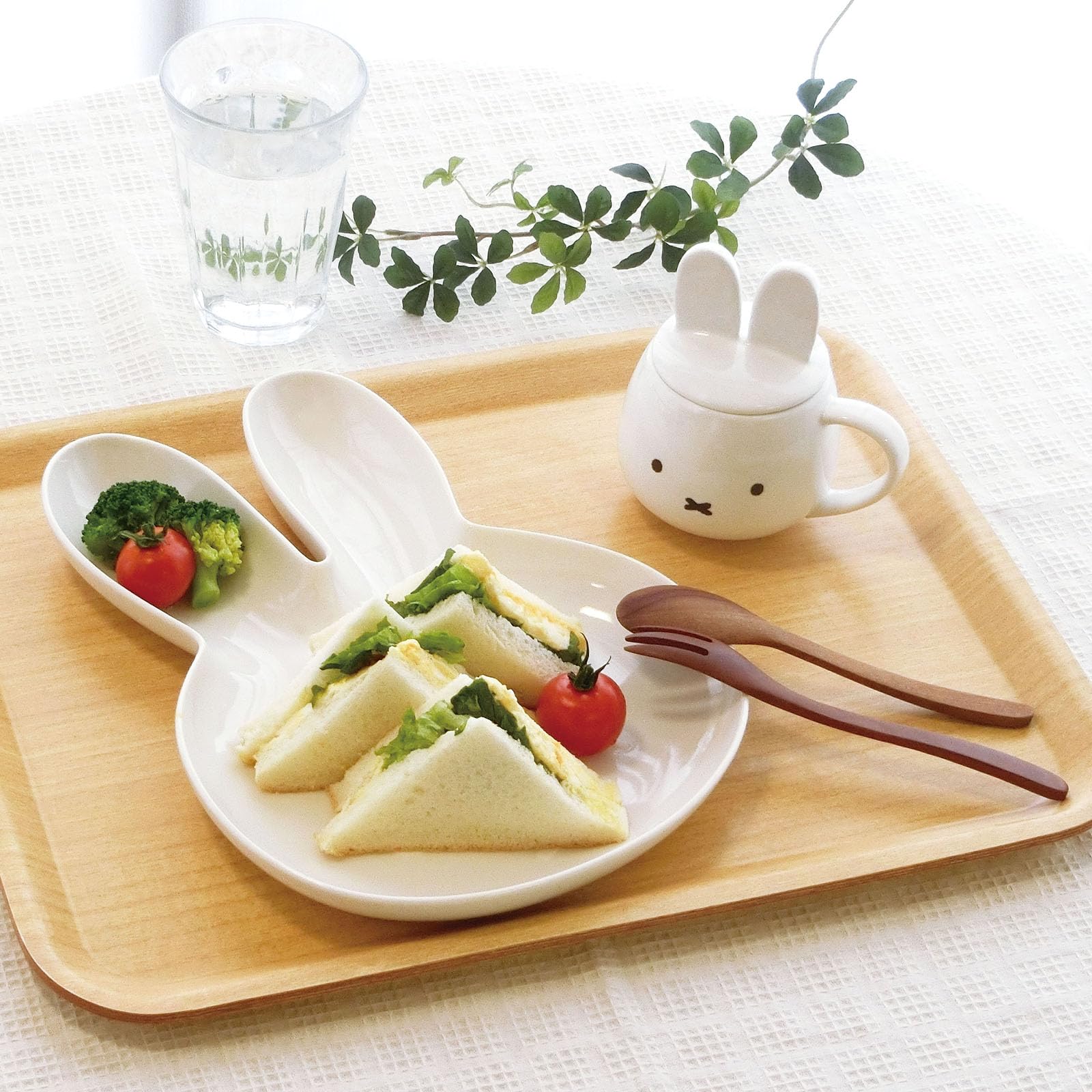 Kaneshotouki Miffy Mug with Lid Ear Handle 270ml Model 200101 - Image 4