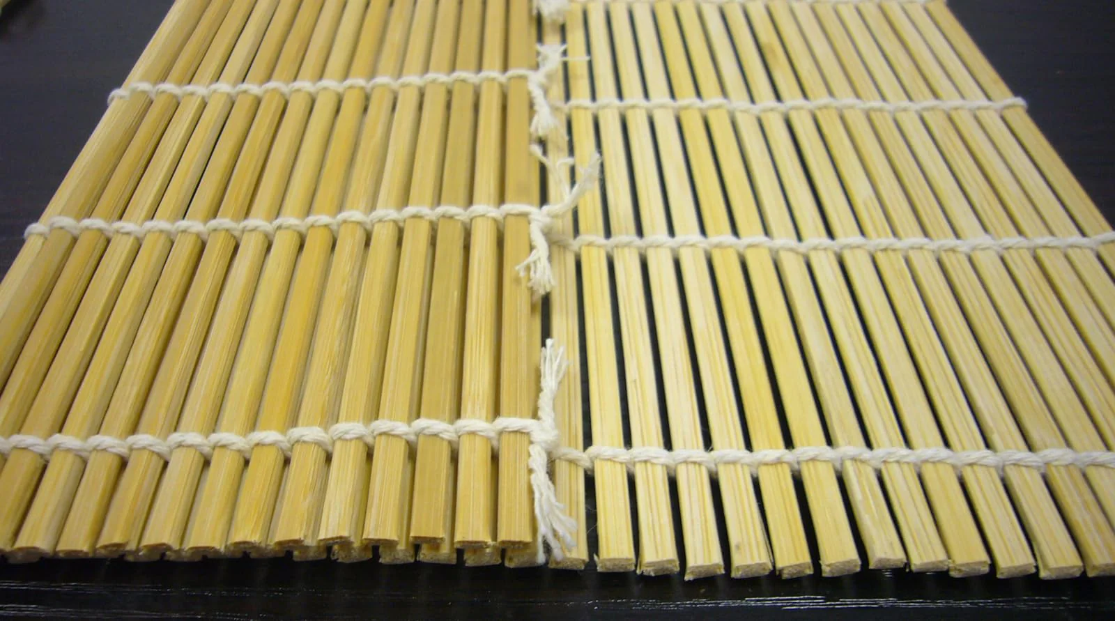 Kiso Craft Polished Bamboo Sushi Rolling Mat 27cm - Image 3