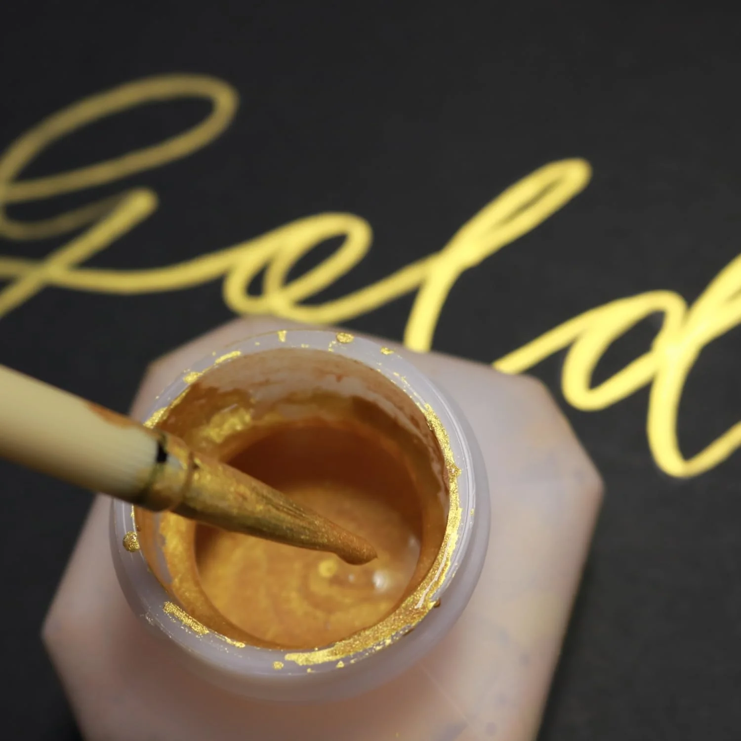 Kuretake Calligraphy Ink Pearl Shine Gold 60ml BA301-6 - Image 3