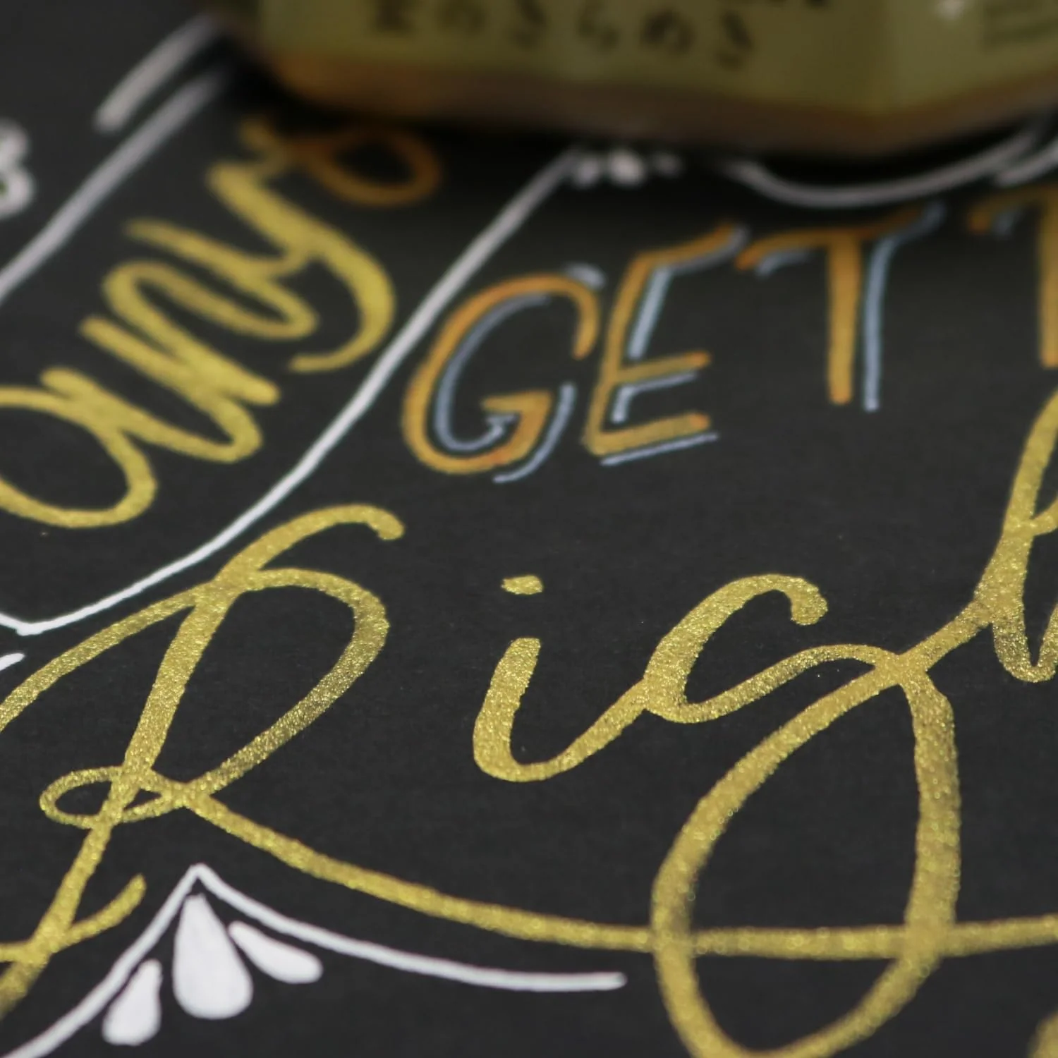 Kuretake Calligraphy Ink Pearl Shine Gold 60ml BA301-6 - Image 4