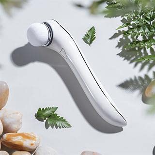 MTG Refa Clear 3D Sonic Facial Cleansing Brush - Image 3