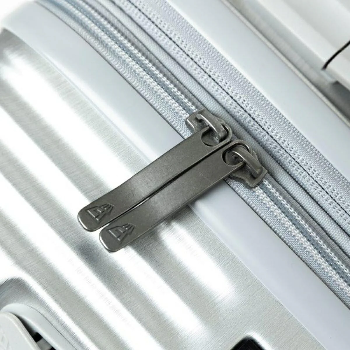 New Era Medium Wheeled Suitcase 60-66L Silver 14409930 - Image 4