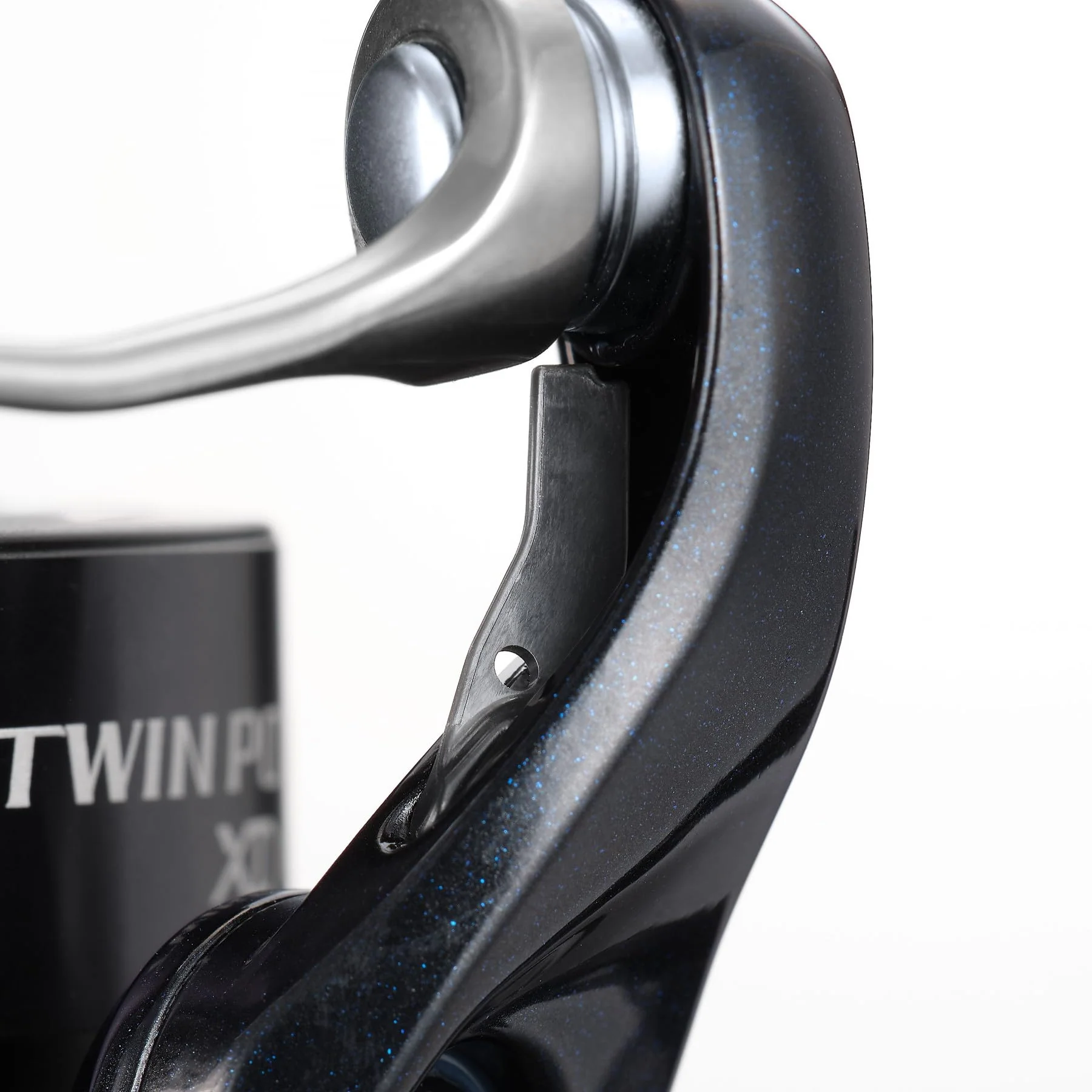 Shimano 25 Twin Power XD C3000XG Spinning Reel - Image 2