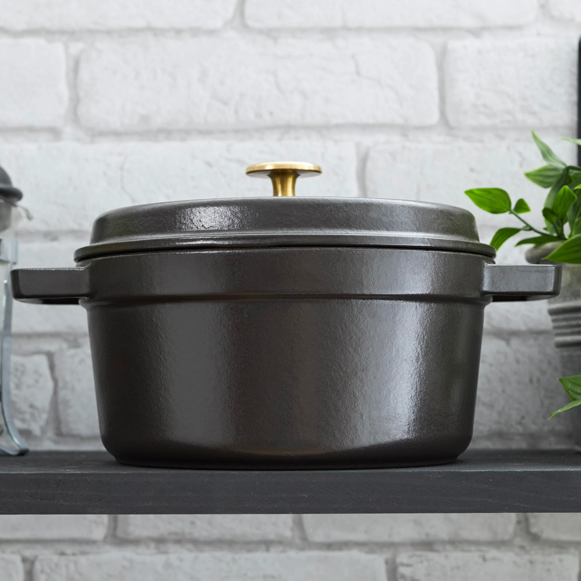 Staub Cocotte Round Dutch Oven Black 1102425 4 Quart - Image 2