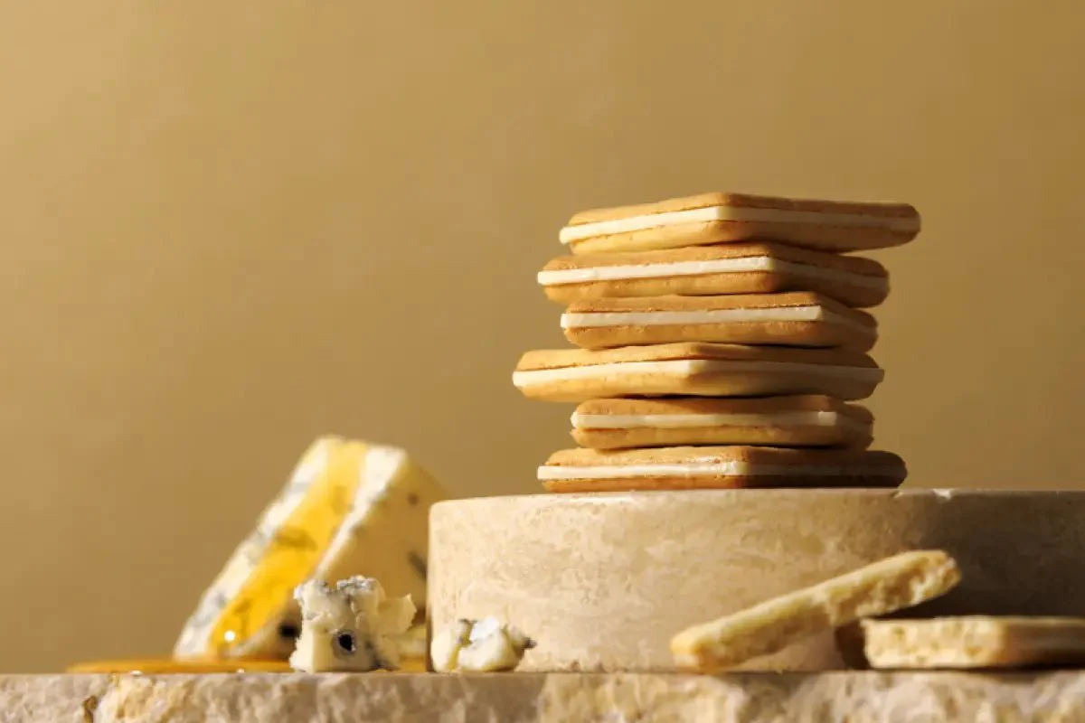 Tokyo Milk Cheese Factory Honey & Gorgonzola Cookies 9 Pieces - Image 2